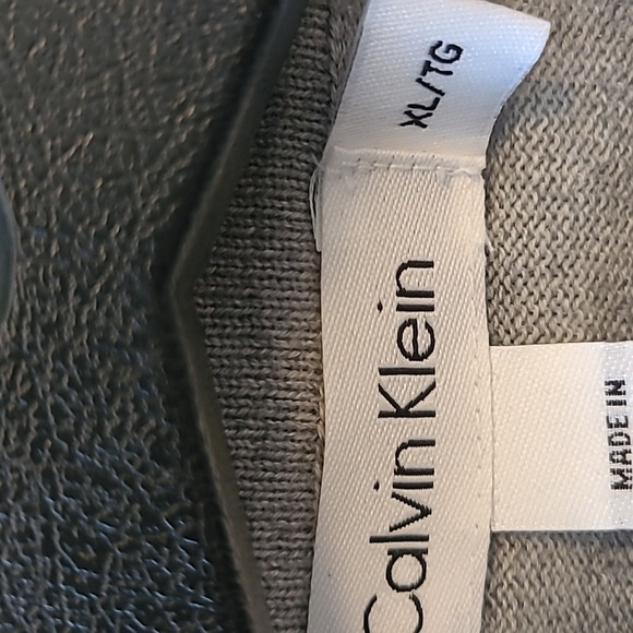 NWOT Mens Calvin Klein 100% cotton sweater. Size XL. - Picture 2 of 6